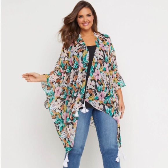 Lane Bryant Tops - NWOT - Floral tassel-hem kimono